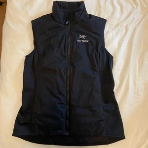 SOLD Womens Arc’teryx Atom Lt Vest